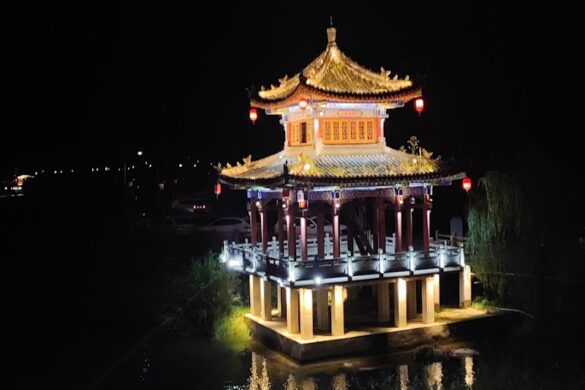 Huayang Ancient Town - SillySuitcase