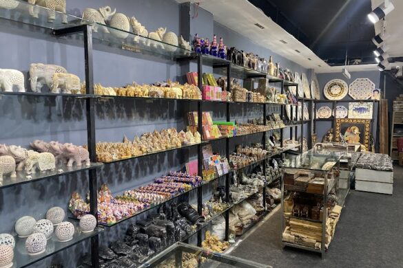 Hunar Mahal Former Unique Handicrafts - SillySuitcase