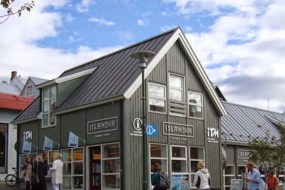 Islandia Bankastr Ti - SillySuitcase