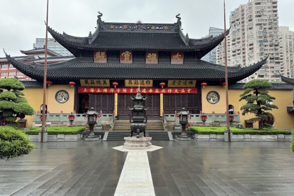 Jade Buddha Temple - SillySuitcase