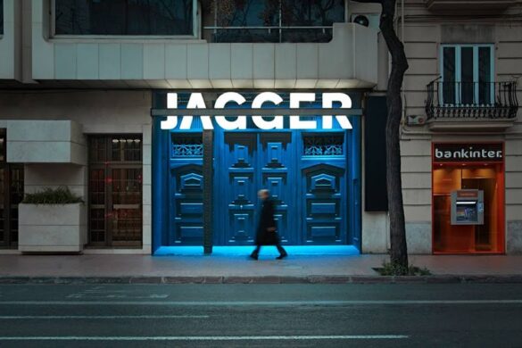 Jagger Club - SillySuitcase