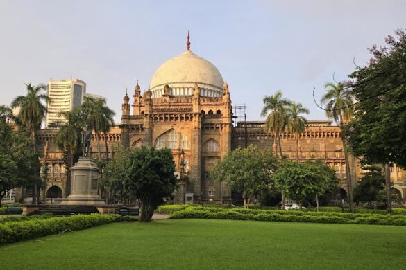 Jehangir Art Gallery - SillySuitcase