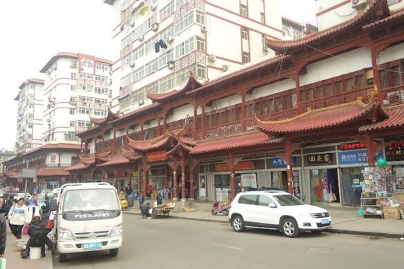 Jimo Road Small Commodity Market Fudi Shopping Mall - SillySuitcase