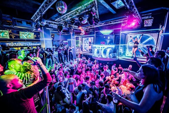 Karlovy Lazne Nightclub - SillySuitcase