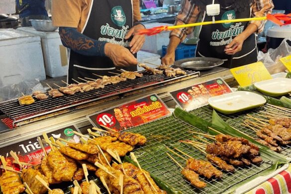 Klong Haeng Saturday Market - SillySuitcase