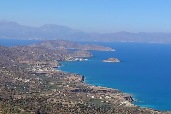 Landscape View Spot - SillySuitcase