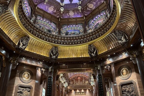 Lingshan Buddhist Exhibition Hall - SillySuitcase