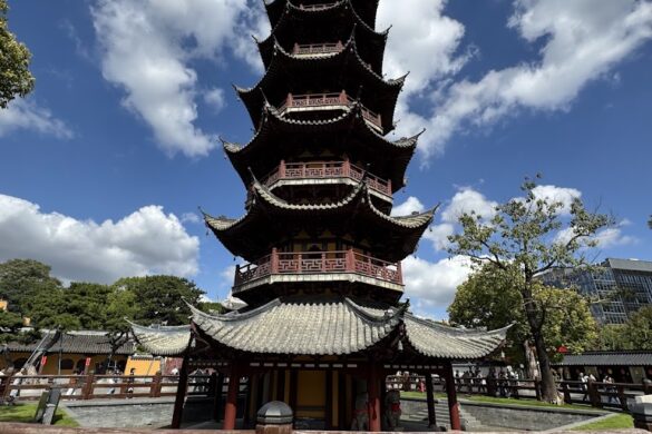 Longhua Temple - SillySuitcase
