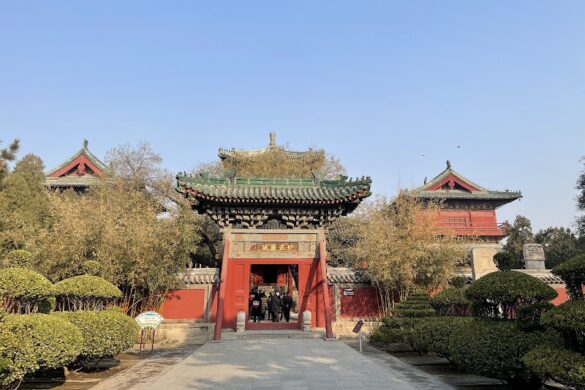 Longxing Temple - SillySuitcase
