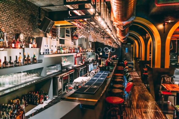 Lower Deck Bar Nightclub - SillySuitcase