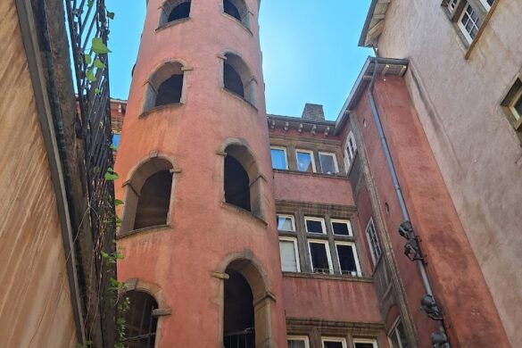 Lyon Visite - SillySuitcase