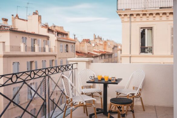 Maisons Du Monde H Tel Suites Marseille Vieux Port - SillySuitcase