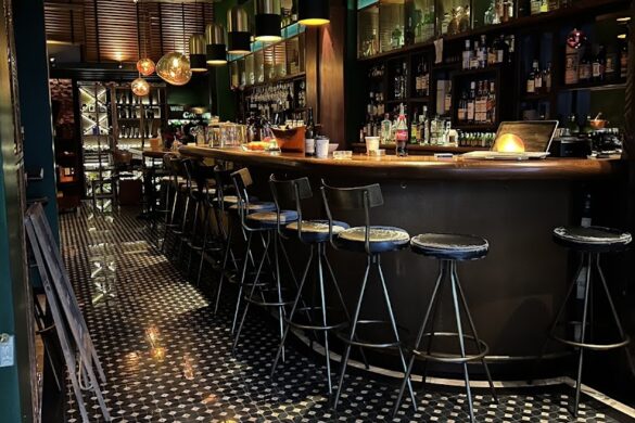 Mingus Cava Bar - SillySuitcase