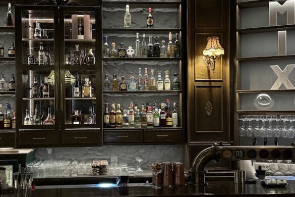 Momix Bar Athens - SillySuitcase