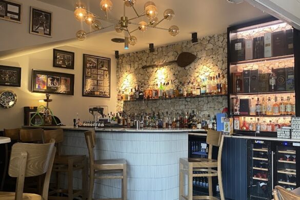 Momos Tavern - SillySuitcase