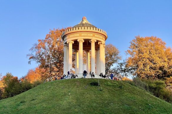 Monopteros Im Englischen Garten - SillySuitcase