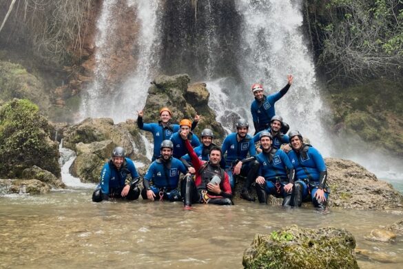 Montania Adventures Deportes De Aventura - SillySuitcase