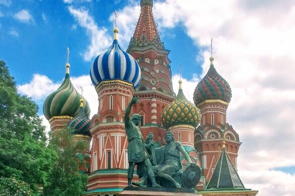 Monument To Minin And Pozharsky - SillySuitcase