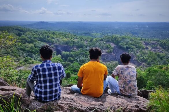 Muniyattukunnu Hill Station Inchakundu - SillySuitcase