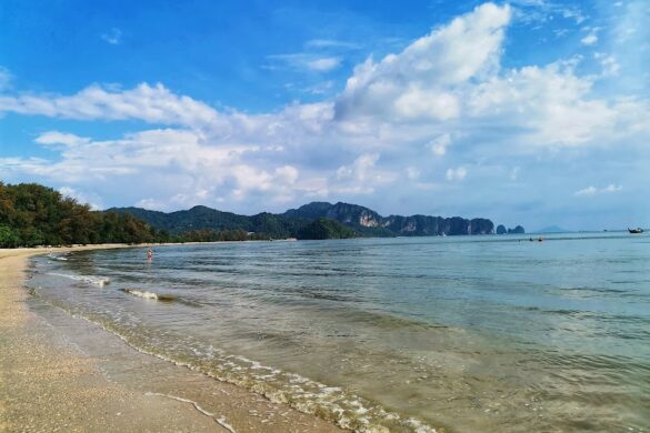 Noppharat Thara Beach - SillySuitcase
