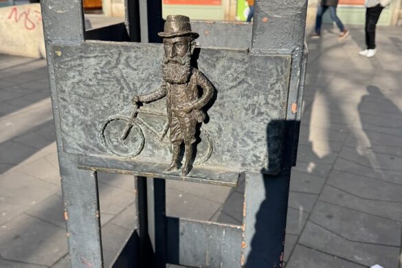 One Of Budapest S Hidden Statues - SillySuitcase