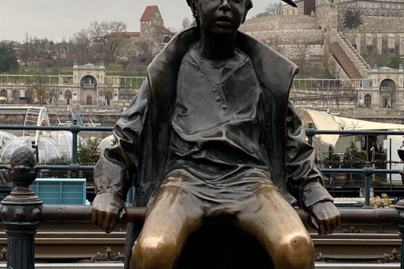 One Of Budapest S Hidden Statues - SillySuitcase