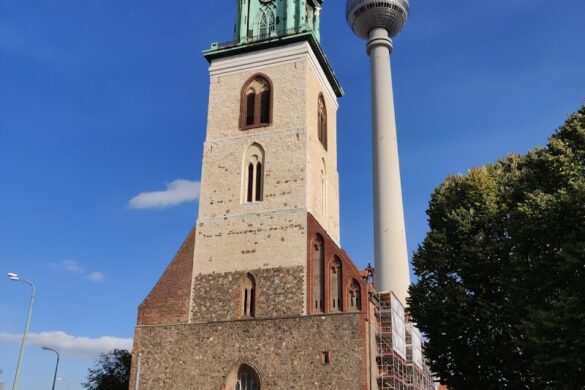 Original Berlin Pub Crawl - SillySuitcase