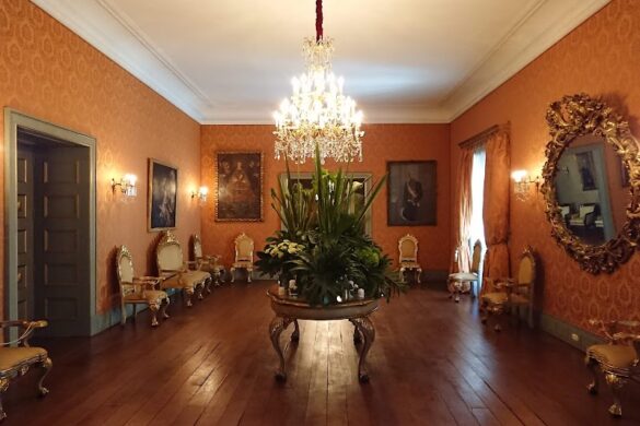 Palacio De San Carlos - SillySuitcase