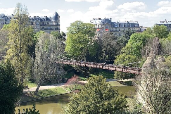 Parc Des Buttes Chaumont - SillySuitcase