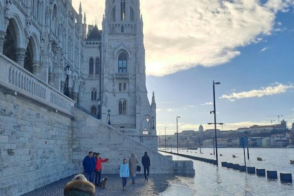 Parliament Viewpoint - SillySuitcase