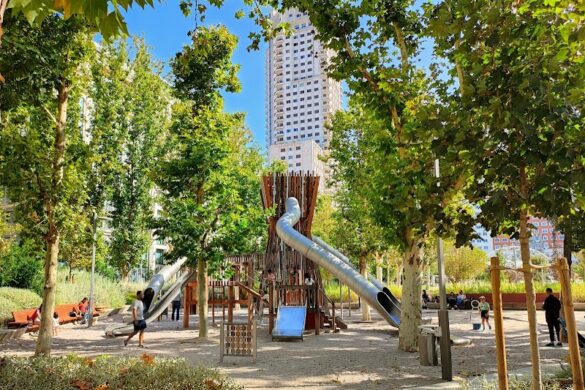 Parque Infantil - SillySuitcase