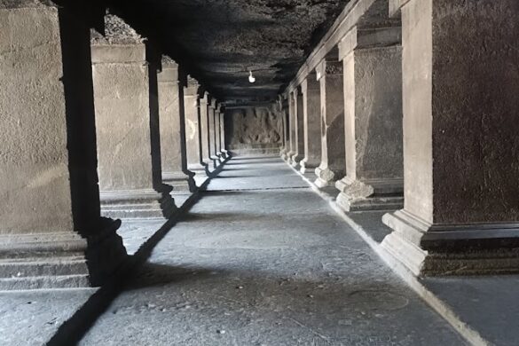 Pataleshwar Caves Pune - SillySuitcase