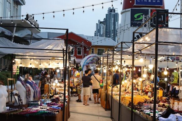 Pattaya Marina Night Market - SillySuitcase