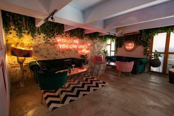 Pink Dolphin Gastrobar - SillySuitcase