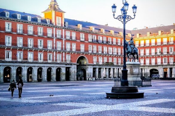 Plaza Mayor - SillySuitcase