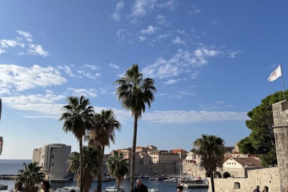 Ploce Gate - SillySuitcase