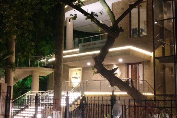 Pramod Navalkar Viewing Gallery - SillySuitcase