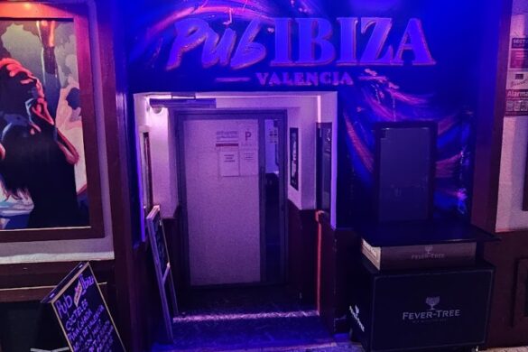 Pub Ibiza Valencia - SillySuitcase