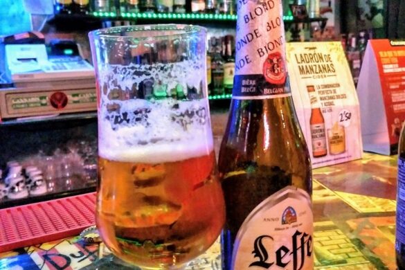 Pub Urbano Comix - SillySuitcase