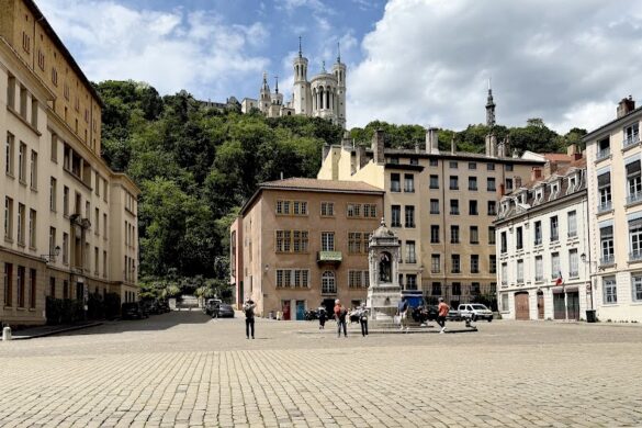Quentin Free Walking Tour - SillySuitcase