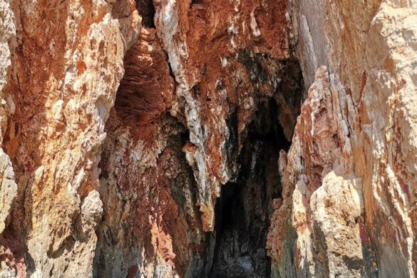 Red Rocks Hvar - SillySuitcase