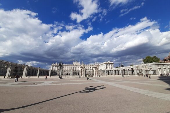 Royal Palace S Ledge Viewpoint - SillySuitcase