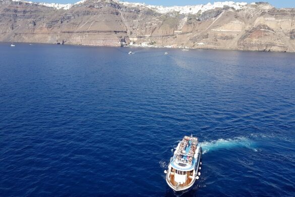 Santorini Tours - SillySuitcase