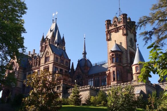 Schloss Drachenburg - SillySuitcase
