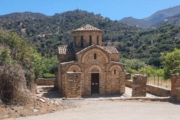 See Crete Vip Tours - SillySuitcase