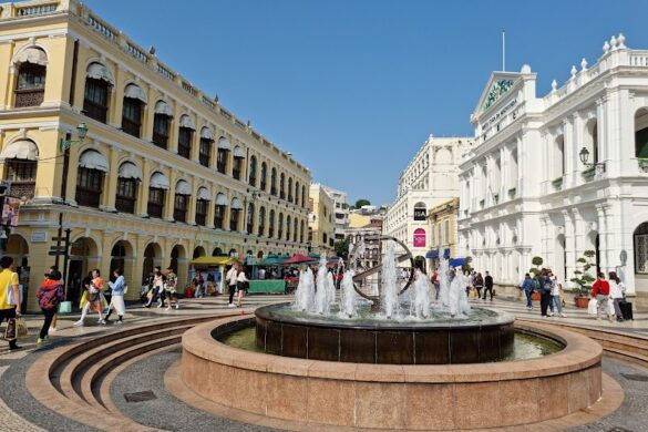 Senado Square - SillySuitcase
