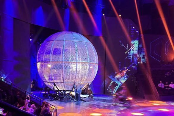 Shanghai Circus World - SillySuitcase