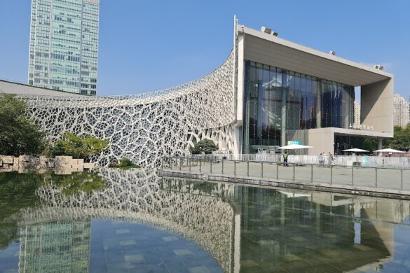 Shanghai Natural History Museum - SillySuitcase