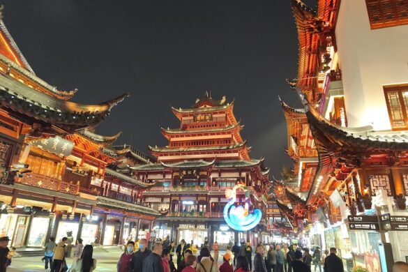 Shanghai Old Street - SillySuitcase