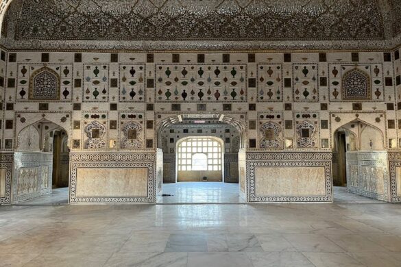 Sheesh Mahal Amber Fort - SillySuitcase
